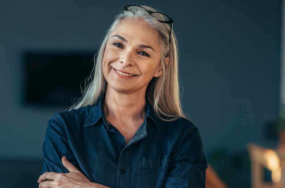 https://yourshowerdooraz.com/wp-content/uploads/2019/10/our_team_02.jpg